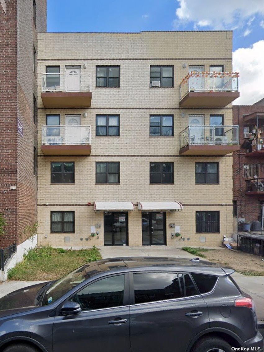 4047 77 Street, Elmhurst, Queens, NY - 10 Bedrooms  
8 Bathrooms  
21 Rooms - 