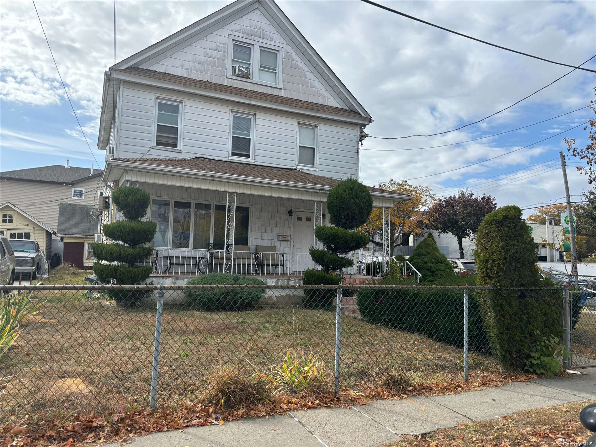 24604 139 Avenue, Rosedale, Queens, NY - 7 Bedrooms  
5 Bathrooms  
18 Rooms - 