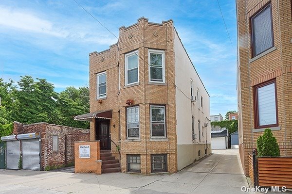 Property for Sale at 6456 Woodbine Street, Ridgewood, Queens, NY - Bedrooms: 5 
Bathrooms: 2 
Rooms: 10  - $1,199,000