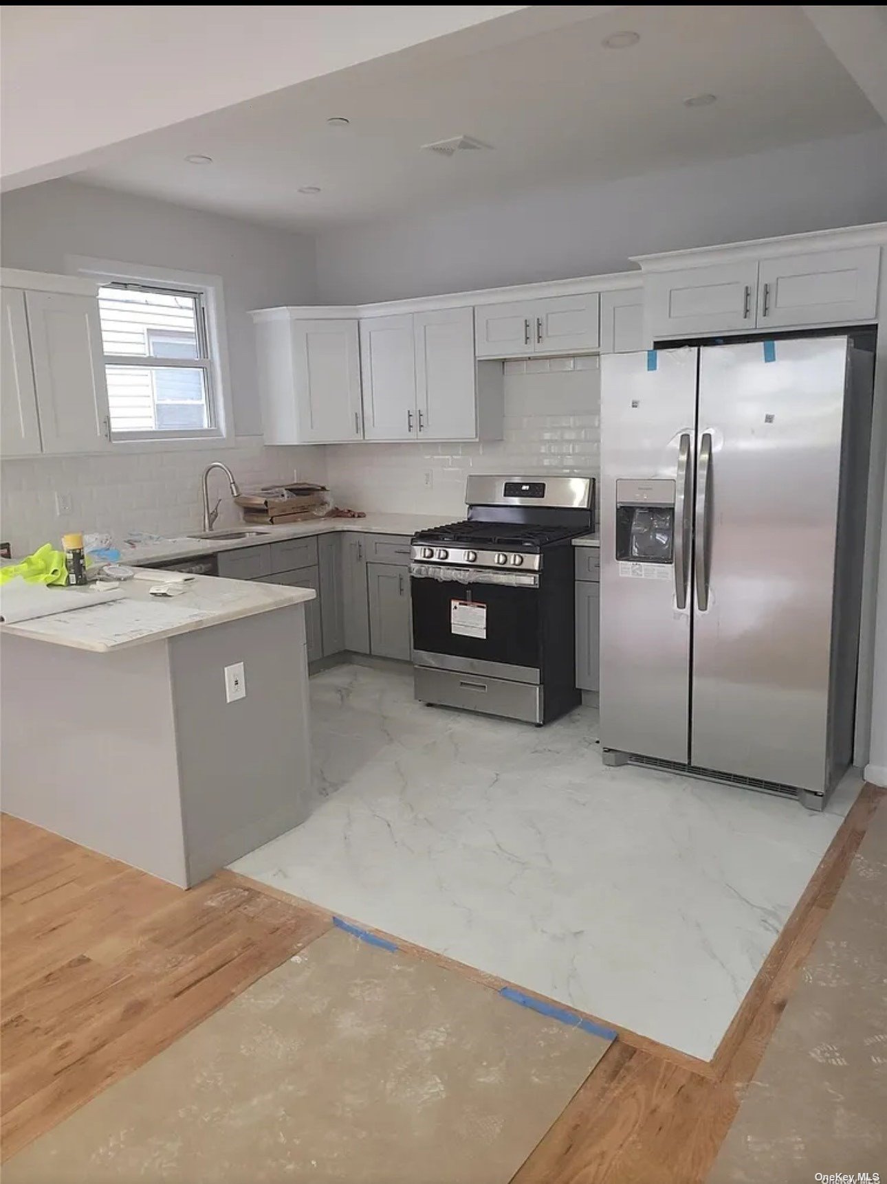 1325 Gipson 2nd Fl, Far Rockaway, Queens, NY - 3 Bedrooms  
2 Bathrooms  
7 Rooms - 