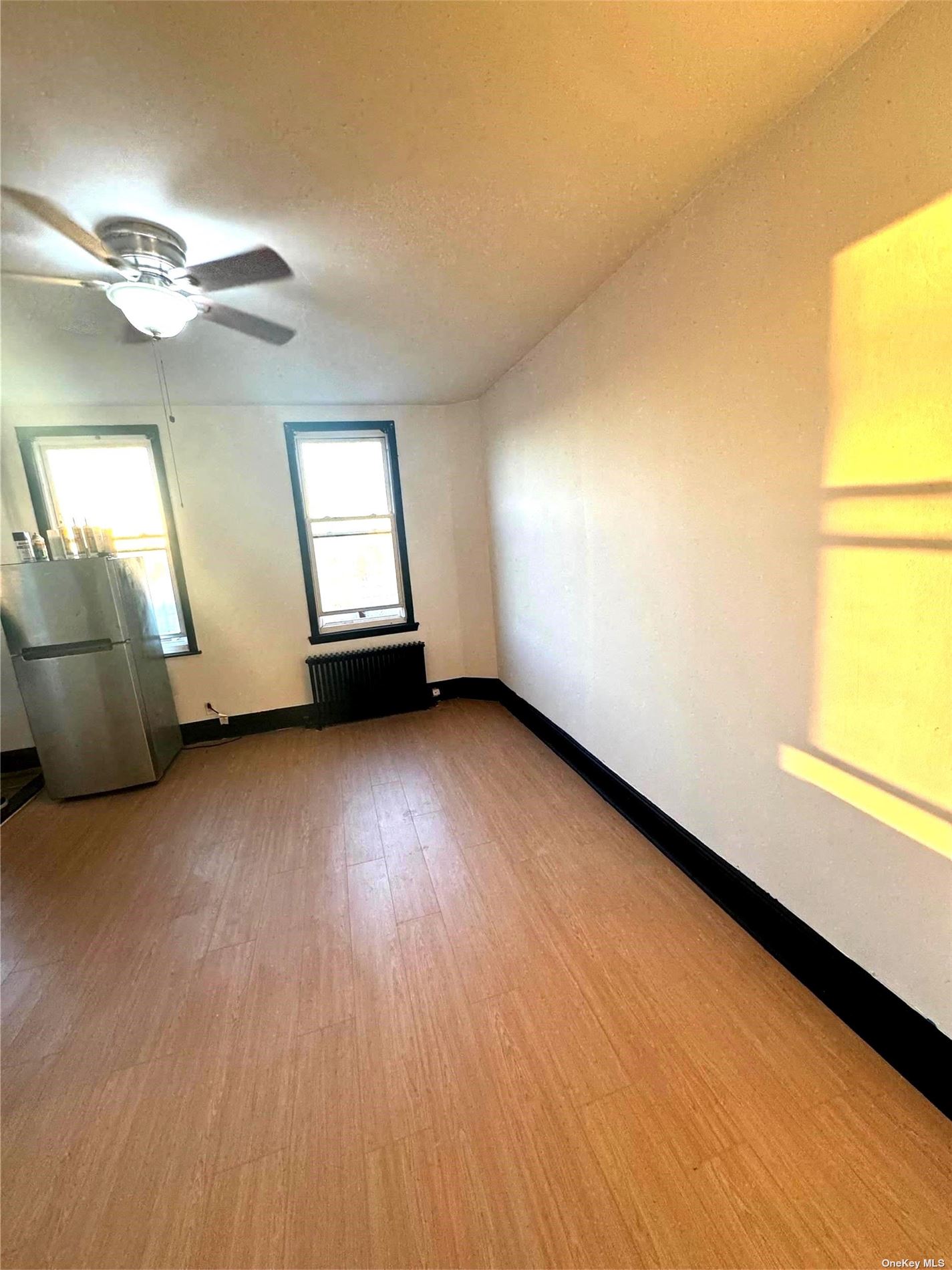 Rental Property at 70th Street 2F, Glendale, Queens, NY - Bedrooms: 1 
Bathrooms: 1 
Rooms: 3  - $2,200 MO.