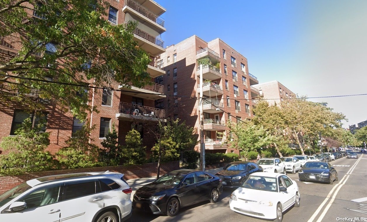 Property for Sale at 13705 Franklin Ave Ave 4D, Flushing, Queens, NY - Bedrooms: 2 
Bathrooms: 2 
Rooms: 5  - $549,000