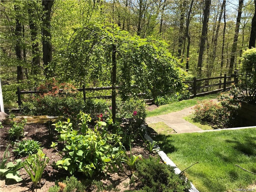 2 Timberland Pass, Chappaqua, New York image 21