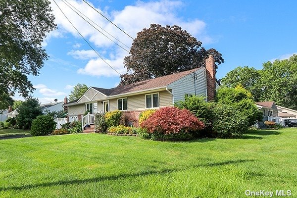 37 Bernard Lane, Commack, New York image 3