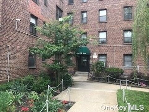 Homes For Sale - 52-60 65 Place Pl #5E<br/> Queens County, Maspeth, NY 11378
