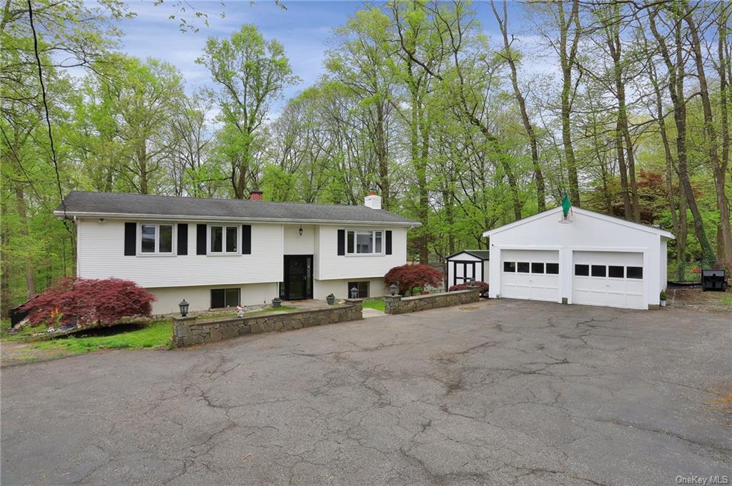 3 Pine Hill Road, Croton-On-Hudson, New York - 3 Bedrooms  
3 Bathrooms  
8 Rooms - 