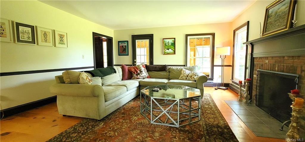 Red Hook, New York 12571, United States, 3 Bedrooms Bedrooms, ,3 BathroomsBathrooms,Residential,Active,81543