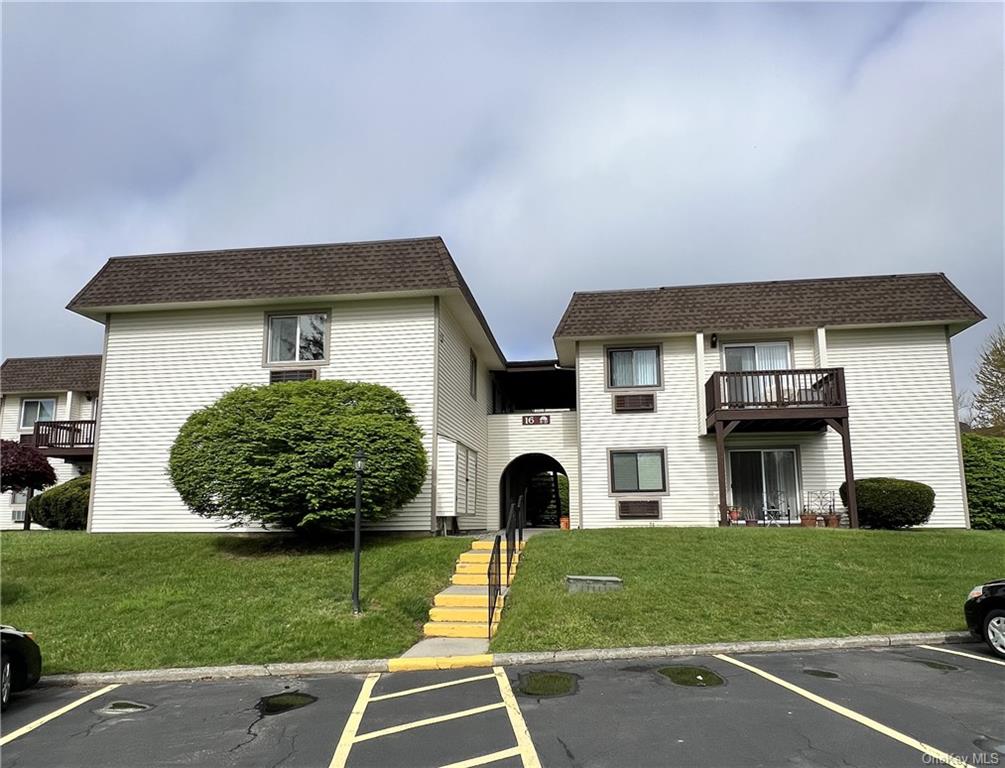 Rental Property at 16 Club, House Drive 2C, Fishkill, New York - Bedrooms: 1 
Bathrooms: 1 
Rooms: 5  - $1,900 MO.