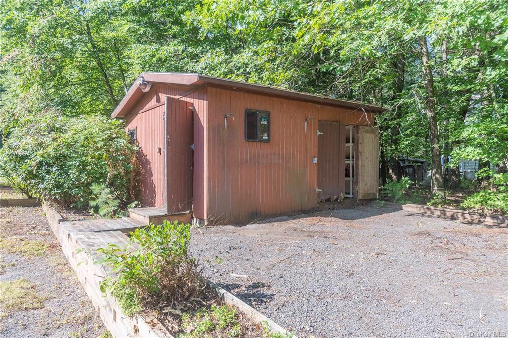 61 W Peenpack Trail, Sparrowbush, New York image 24