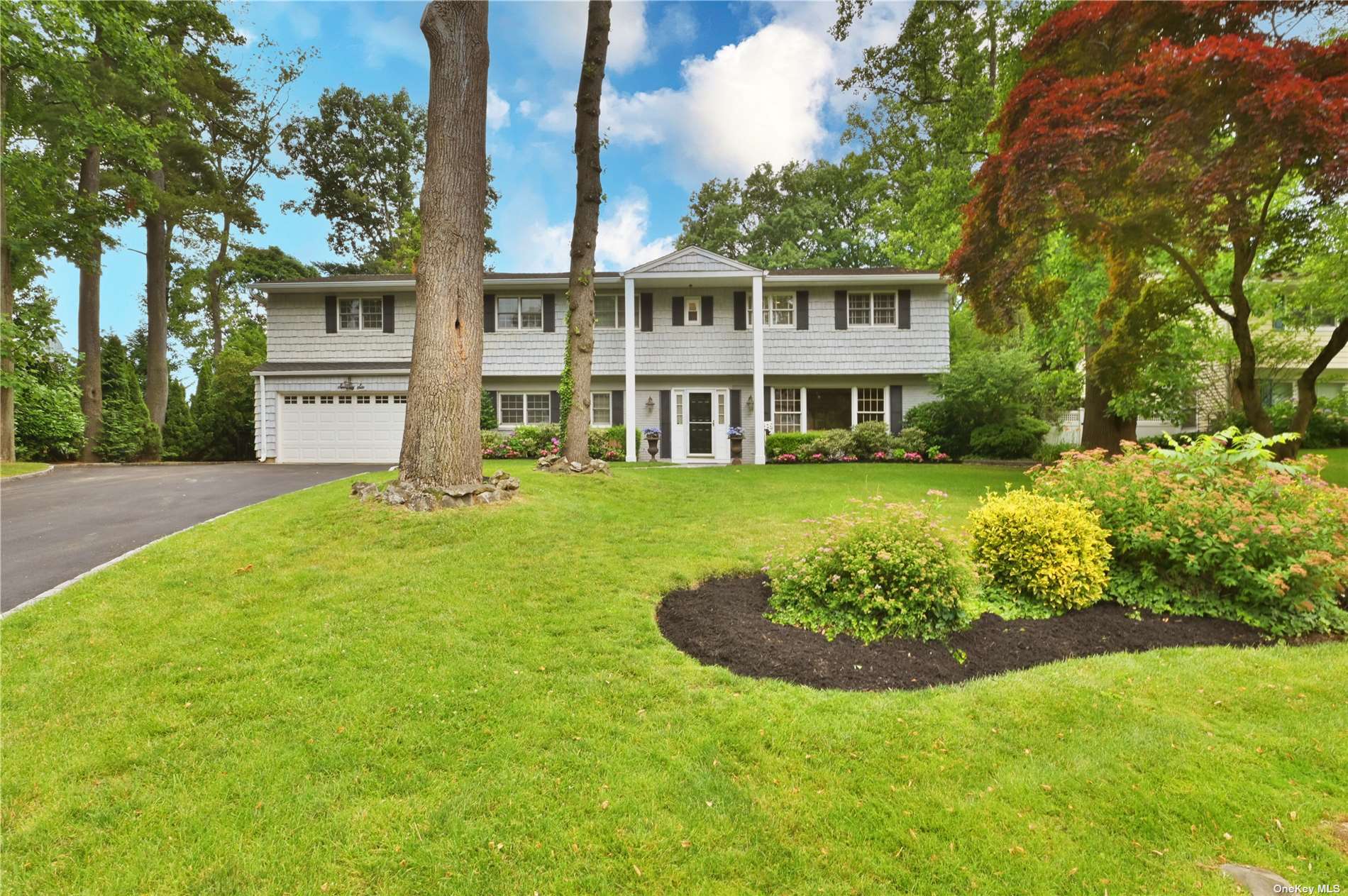 76 Hemlock Road, Manhasset, New York image 1