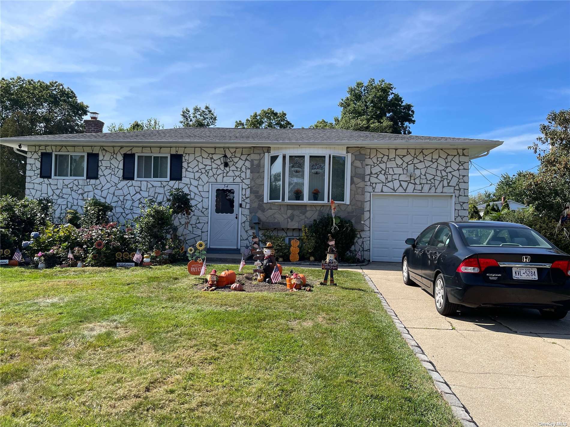 Property for Sale at 54 Wicks Path, Commack, Hamptons, NY - Bedrooms: 3 
Bathrooms: 1  - $599,999