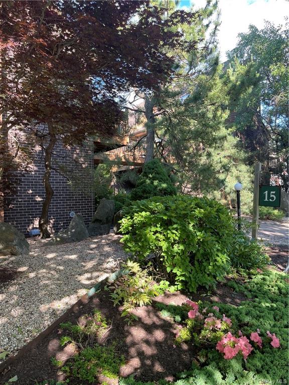 15 Greenridge Avenue 19F, White Plains, New York - 2 Bedrooms  
2 Bathrooms  
5 Rooms - 