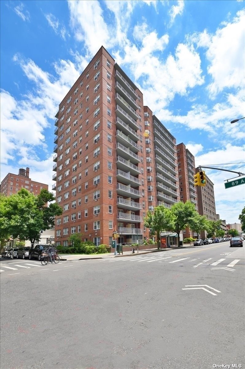 89-15 Parsons Boulevard #10C, Jamaica, New York image 2