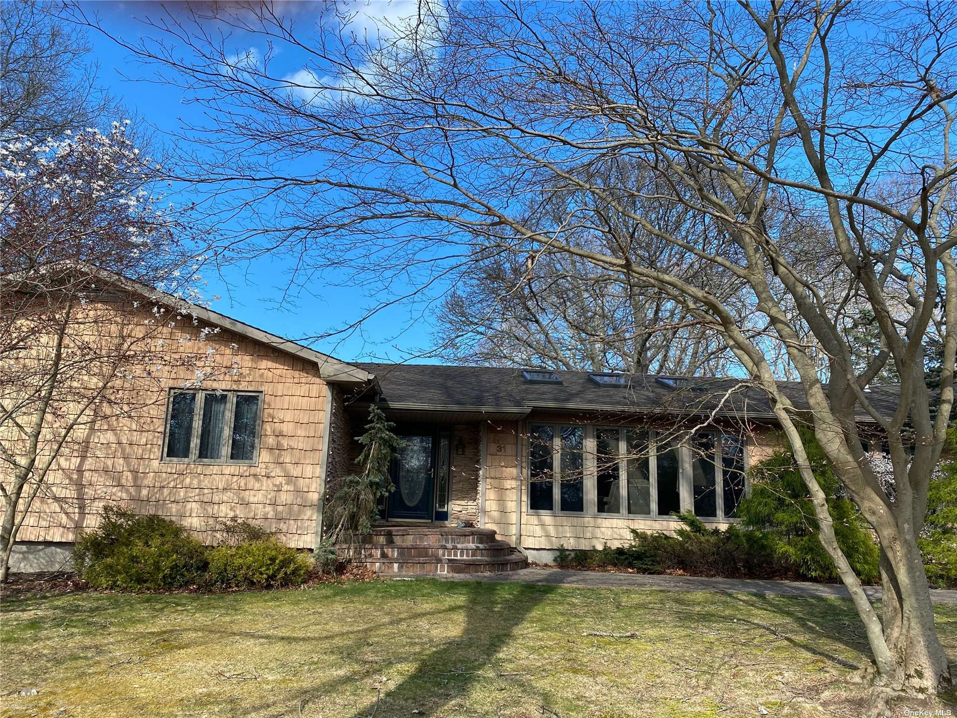 31 Mill Pond Lane, East Moriches, Hamptons, NY - 3 Bedrooms  
3 Bathrooms - 