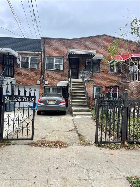 Property for Sale at 3404 Bronxwood Avenue, Bronx, New York - Bedrooms: 4 
Bathrooms: 2  - $675,000