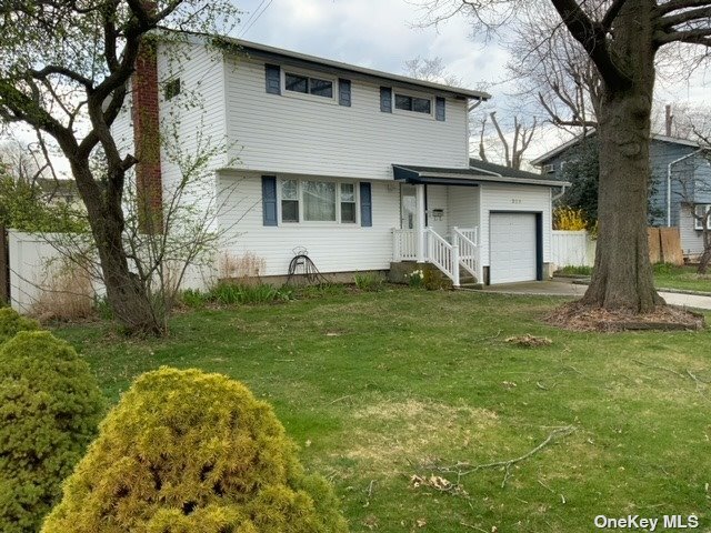 Photo 2 of 2 of 320 Whipple Street house