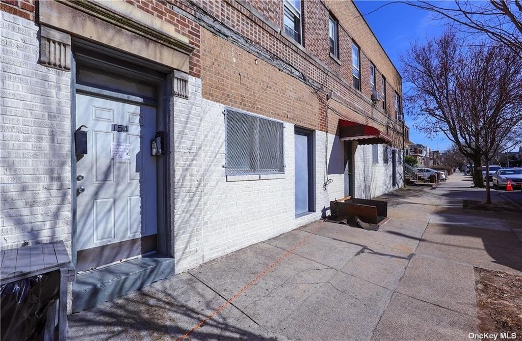 154 Avenue O