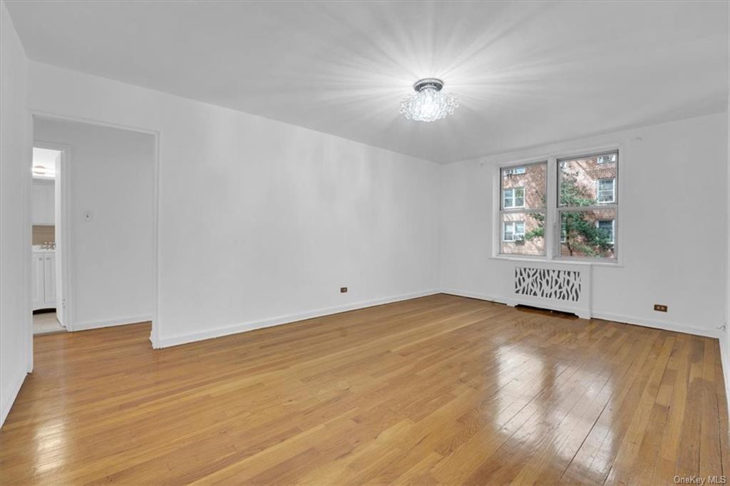 5610 Netherland Avenue 1A, Bronx, New York - 2 Bedrooms  
1 Bathrooms  
6 Rooms - 
