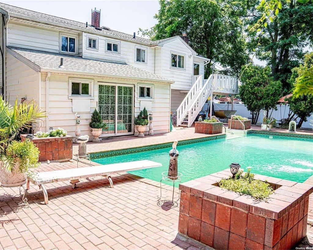 800 Udall Road, West Islip, NY 11795, MLS 3546882 Howard Hanna