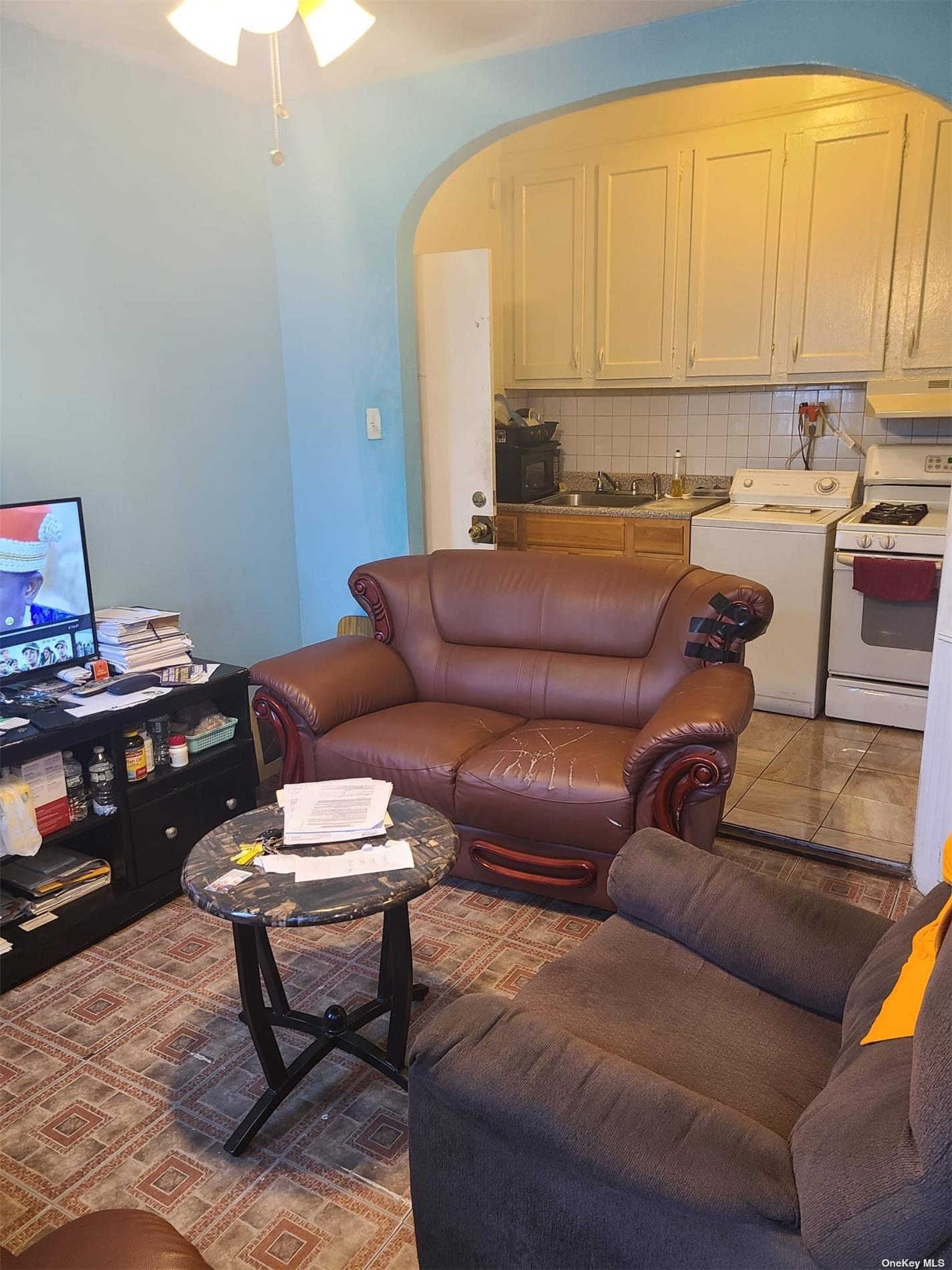 385 Amboy Street - Photo 3
