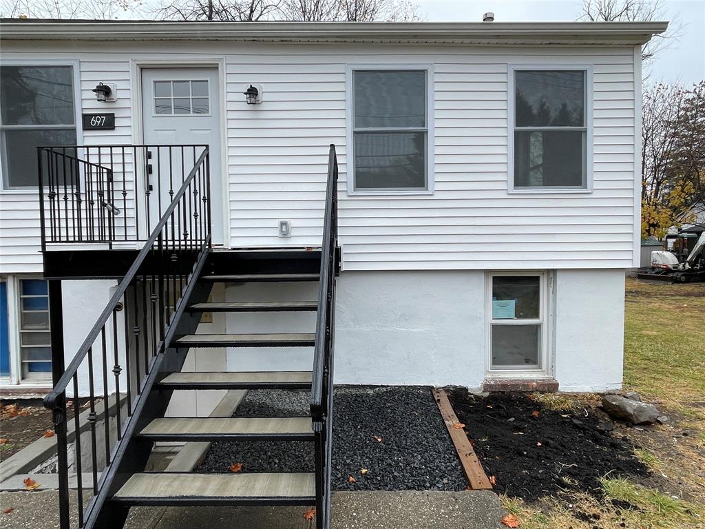 Rental Property at 697 Jersey Avenue, Greenwood Lake, New York - Bedrooms: 2 
Bathrooms: 1 
Rooms: 4  - $2,400 MO.