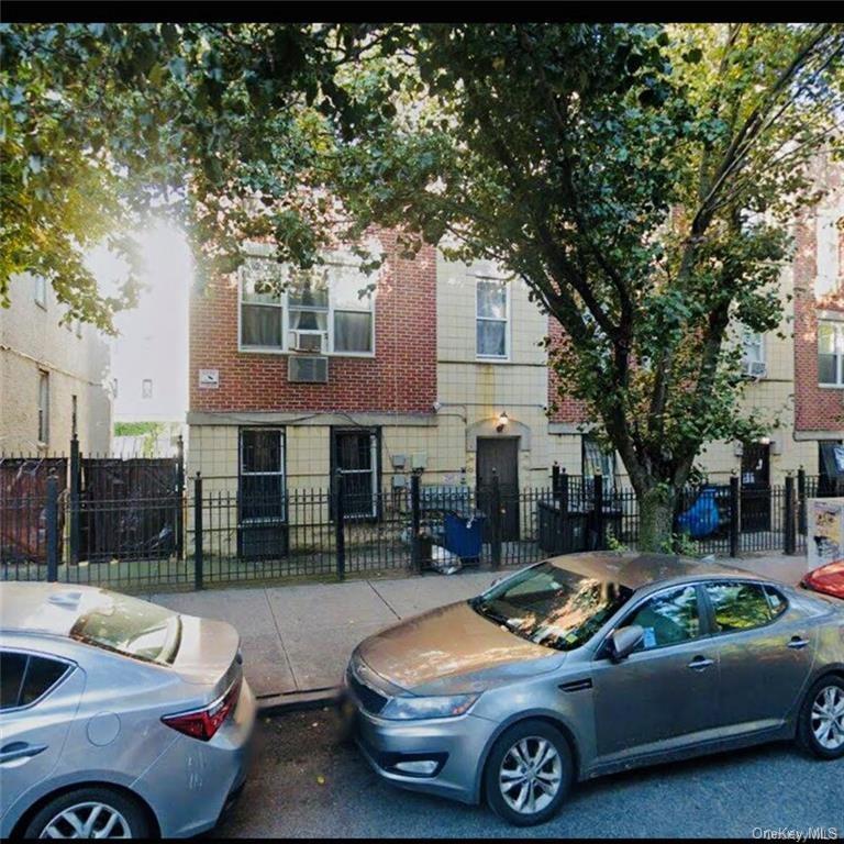 Rental Property at 781 Elton Avenue 1, Bronx, New York - Bedrooms: 2 
Bathrooms: 1 
Rooms: 5  - $2,600 MO.