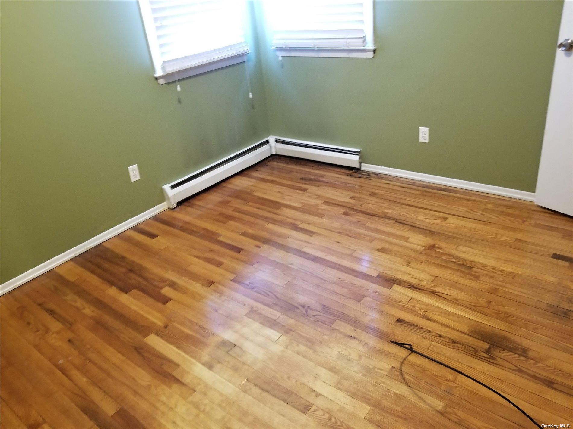 Island Park, New York 11558, United States, 6 Bedrooms Bedrooms, ,2 BathroomsBathrooms,Residential,Pending,29403