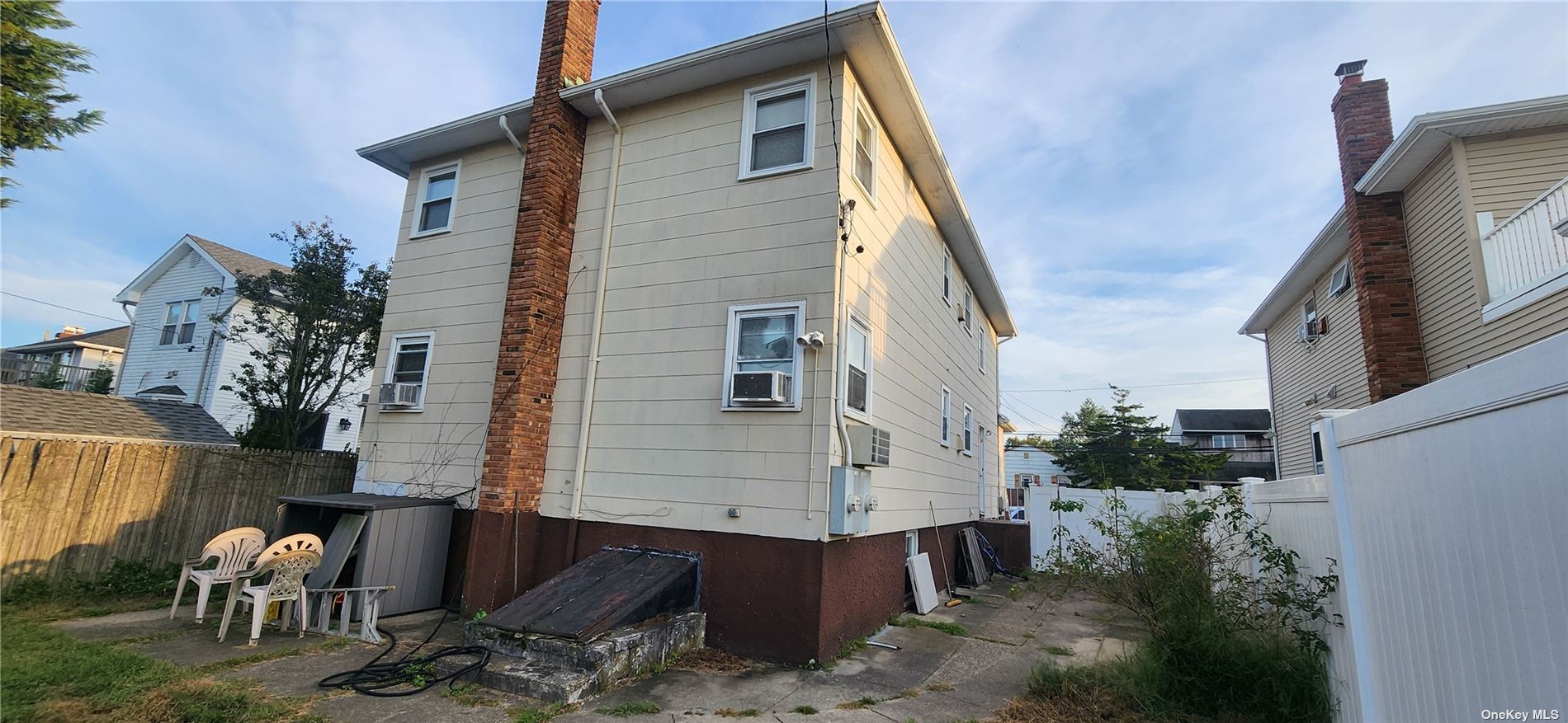 Island Park, New York 11558, United States, 6 Bedrooms Bedrooms, ,2 BathroomsBathrooms,Residential,Pending,29403