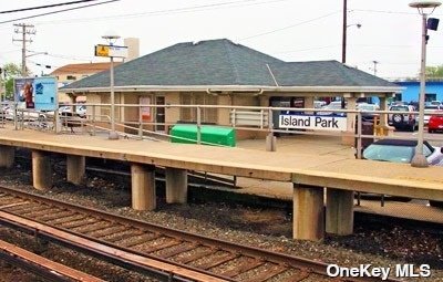 Island Park, New York 11558, United States, 6 Bedrooms Bedrooms, ,2 BathroomsBathrooms,Residential,Pending,29403