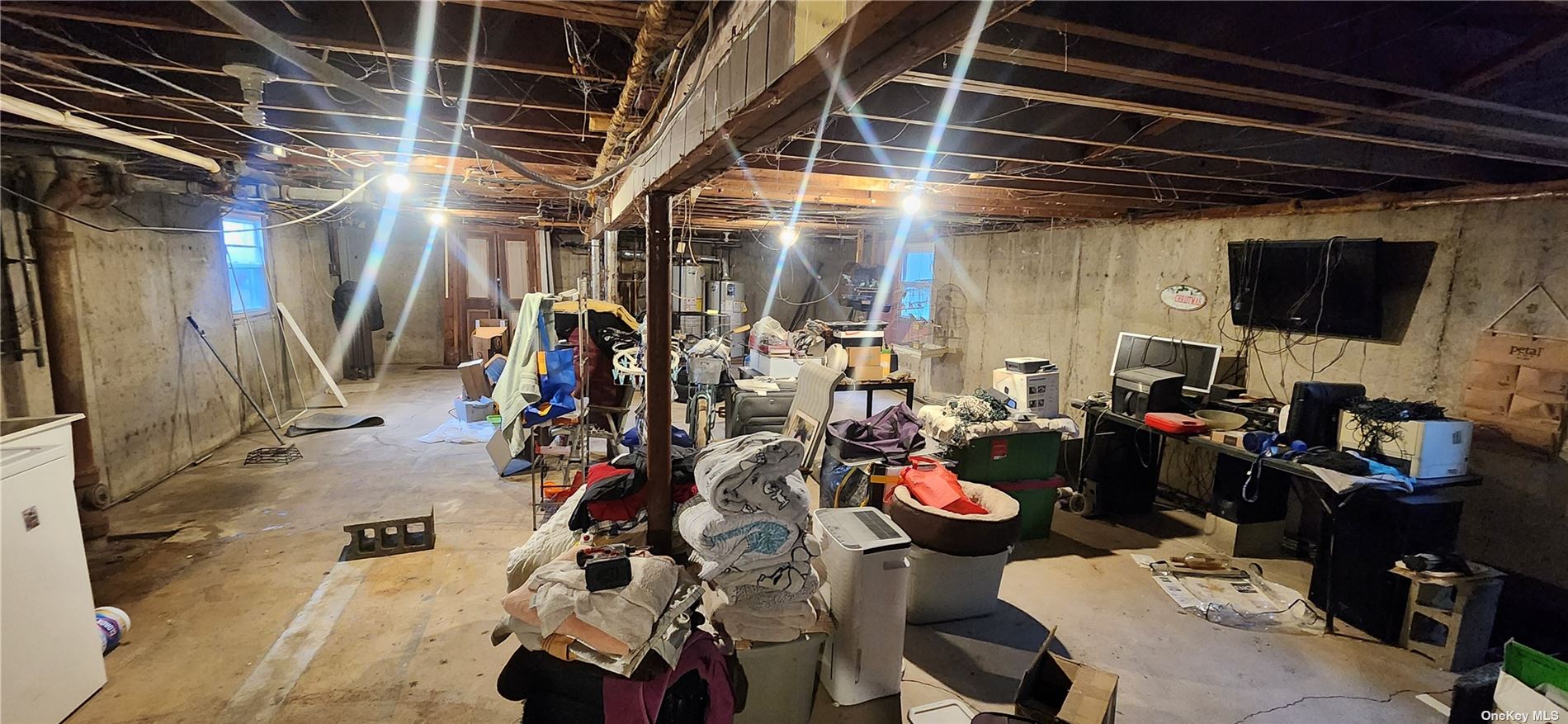 Island Park, New York 11558, United States, 6 Bedrooms Bedrooms, ,2 BathroomsBathrooms,Residential,Pending,29403