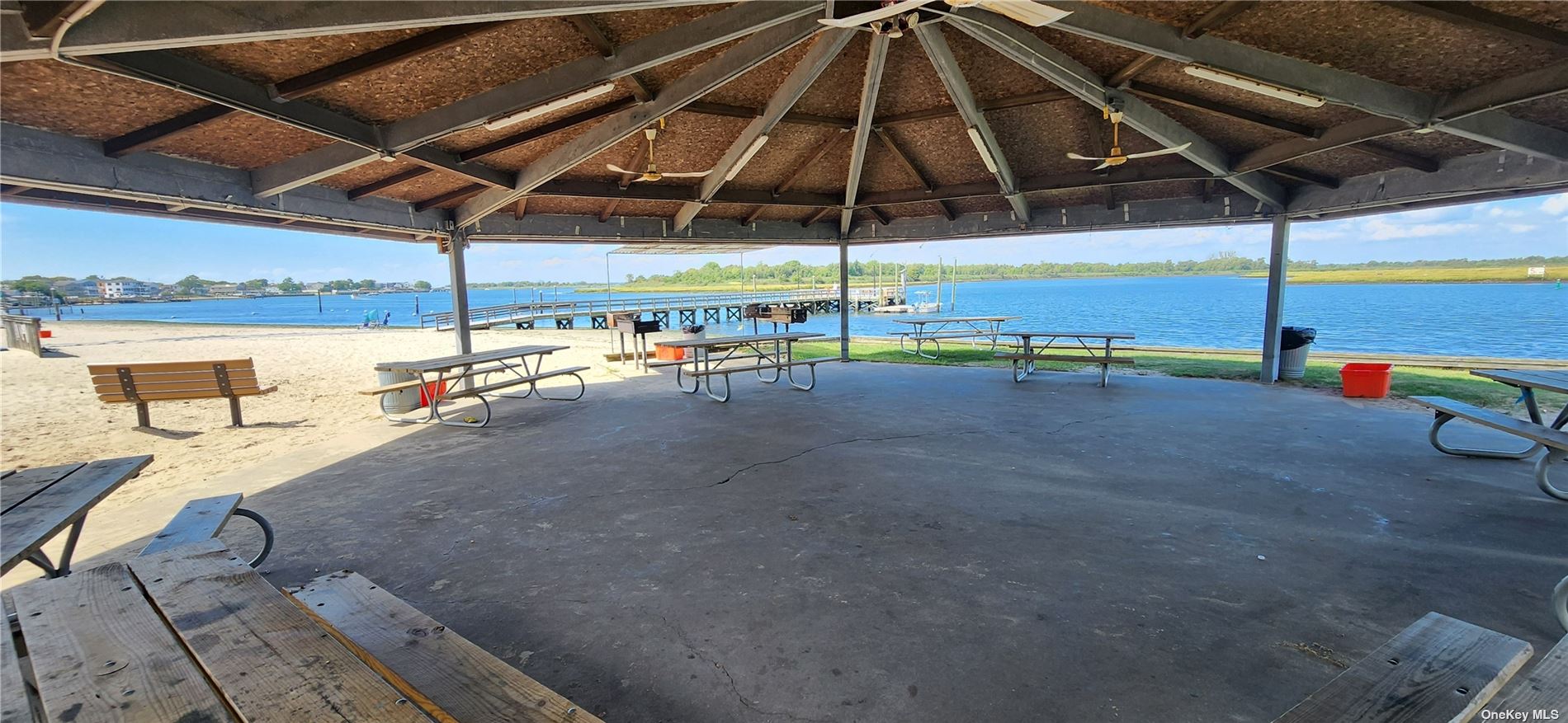 Island Park, New York 11558, United States, 6 Bedrooms Bedrooms, ,2 BathroomsBathrooms,Residential,Pending,29403