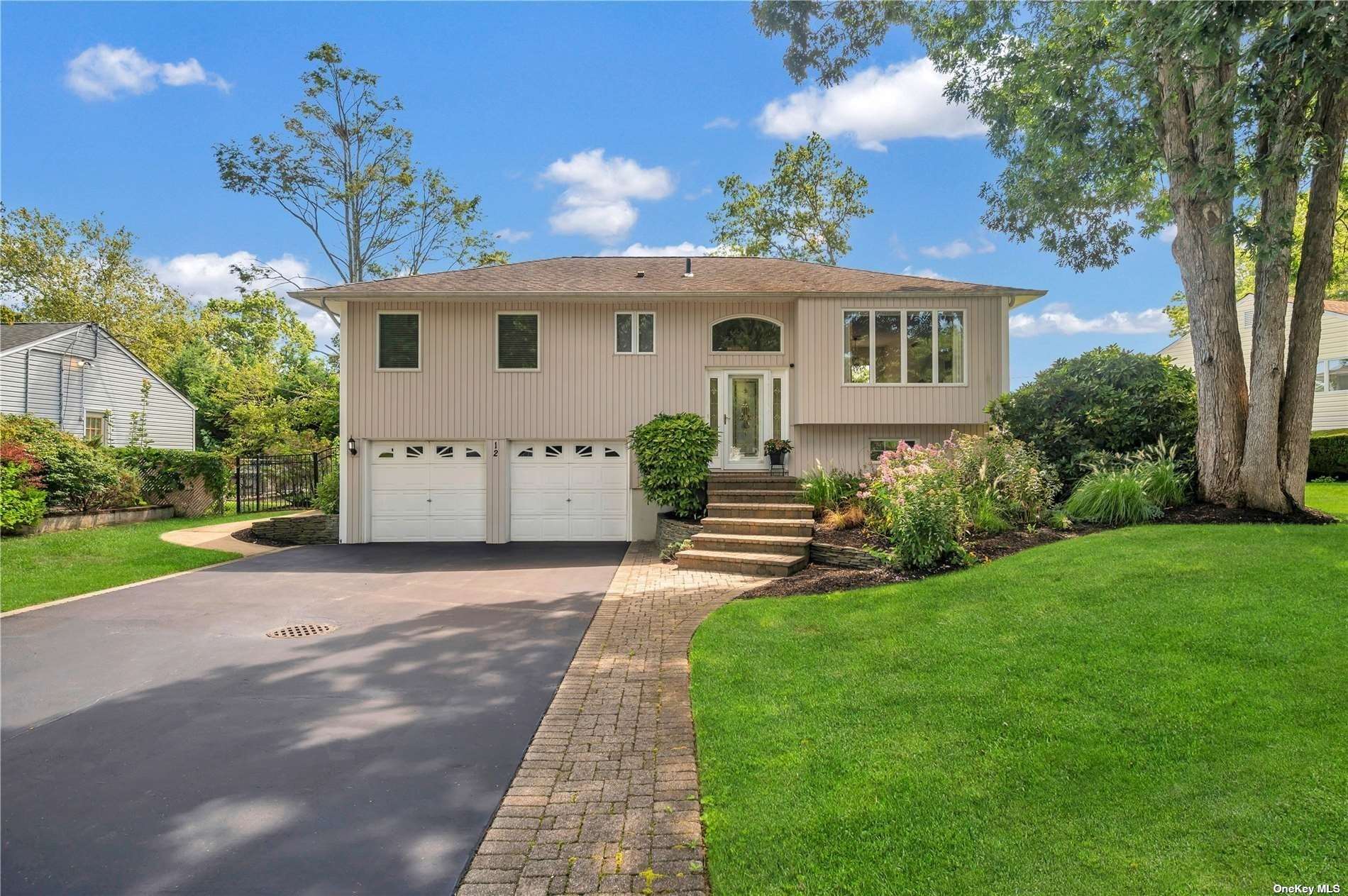 Property for Sale at 12 Parnell Drive, Smithtown, Hamptons, NY - Bedrooms: 3 
Bathrooms: 2  - $689,000