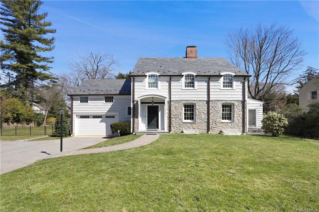 49 Drake Road, Scarsdale, New York - 4 Bedrooms  
4 Bathrooms  
9 Rooms - 