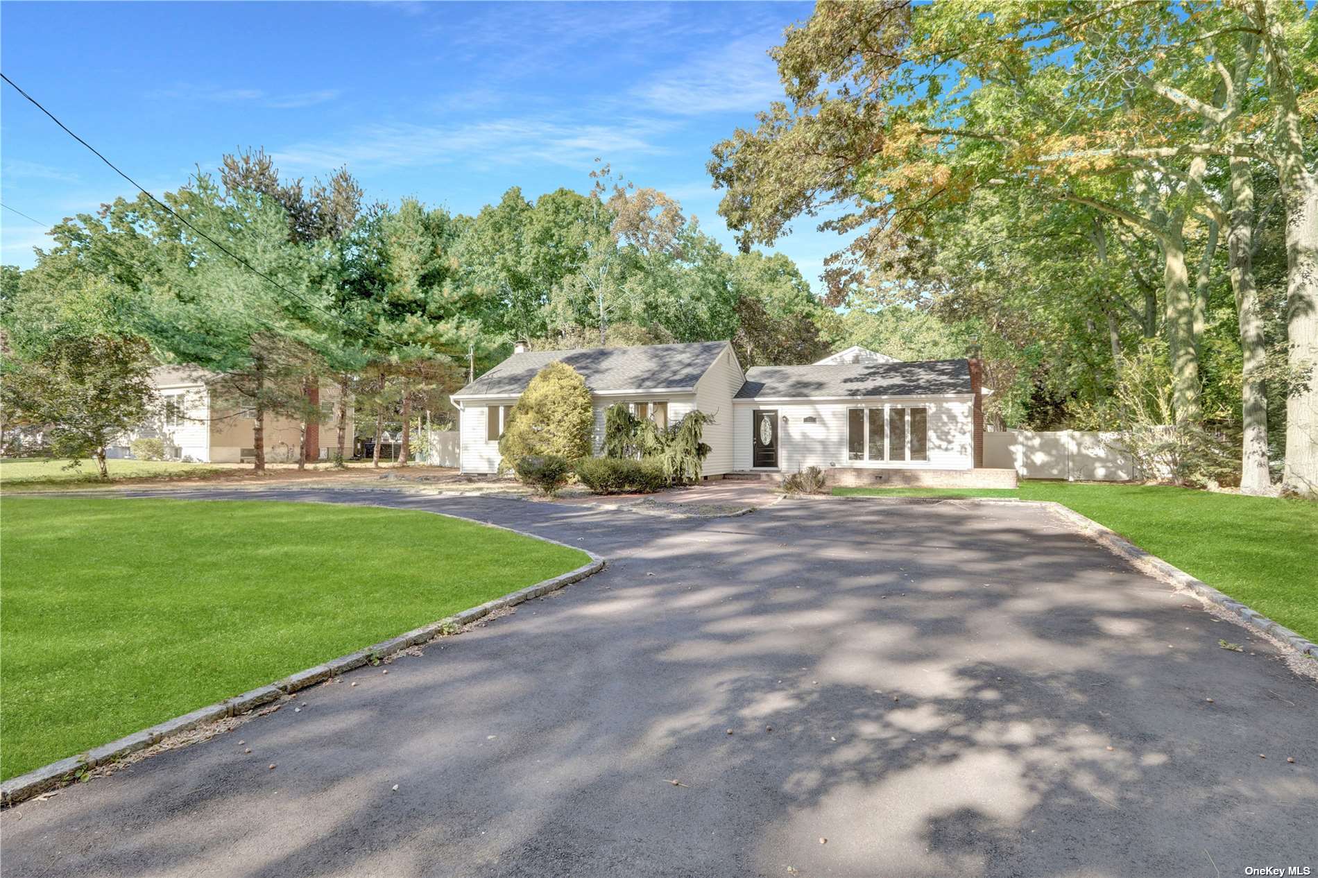 51 Dillmont Drive, Smithtown, New York image 2