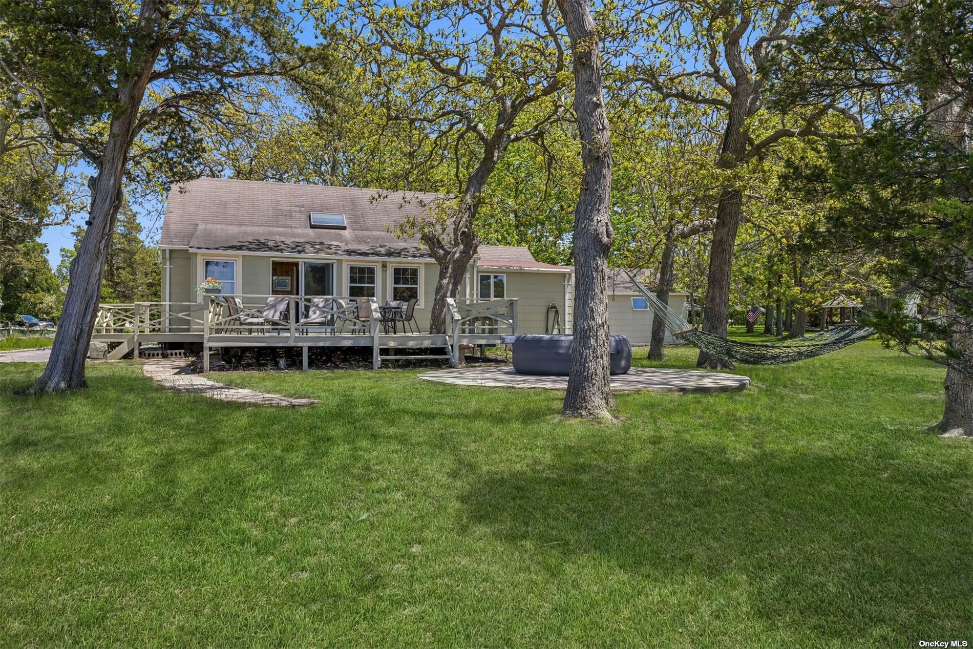 108 Turtle Cove Drive, Southampton, New York image 3