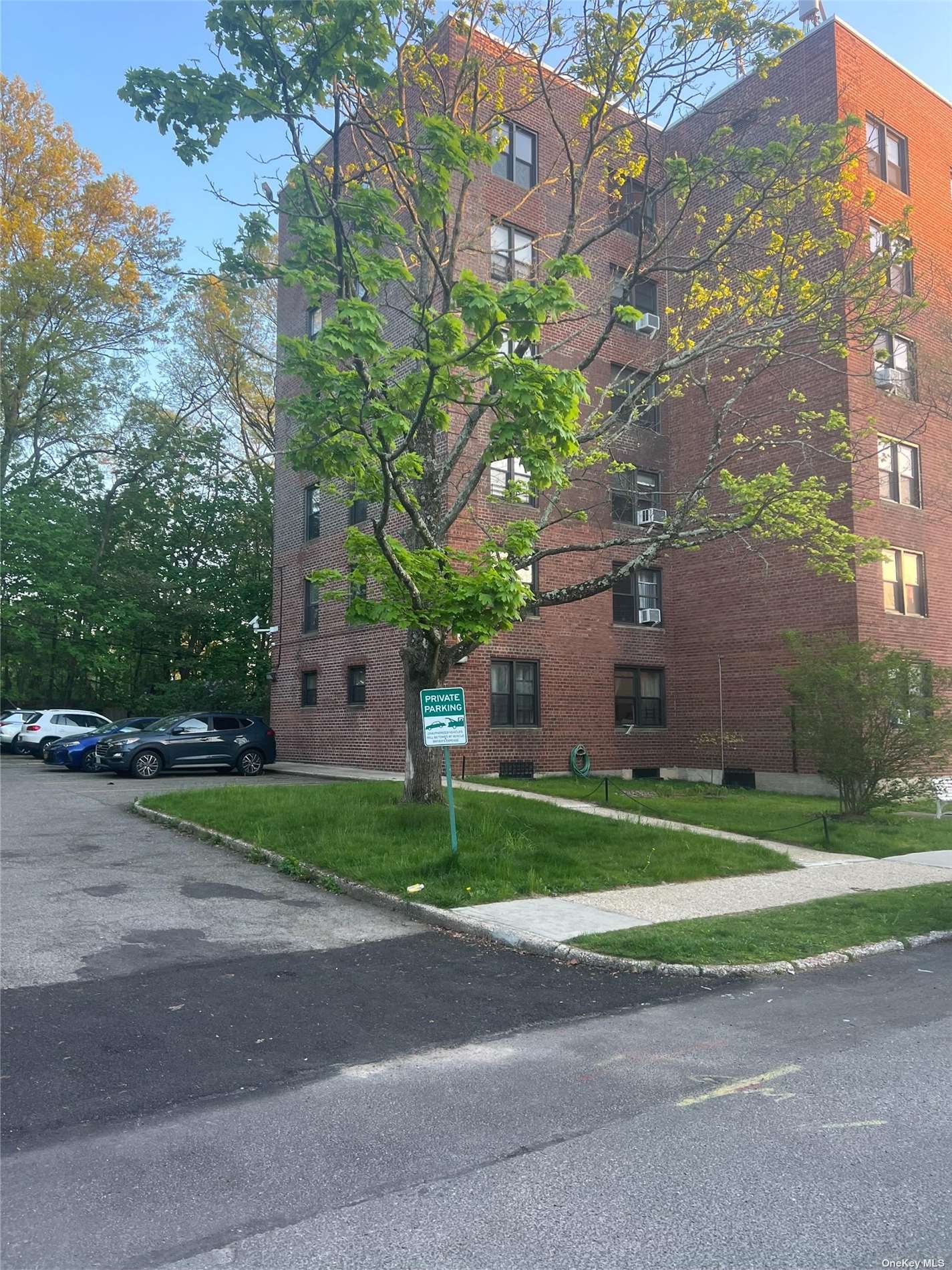 216-10 77th Avenue #1M, Oakland Gardens, New York image 11