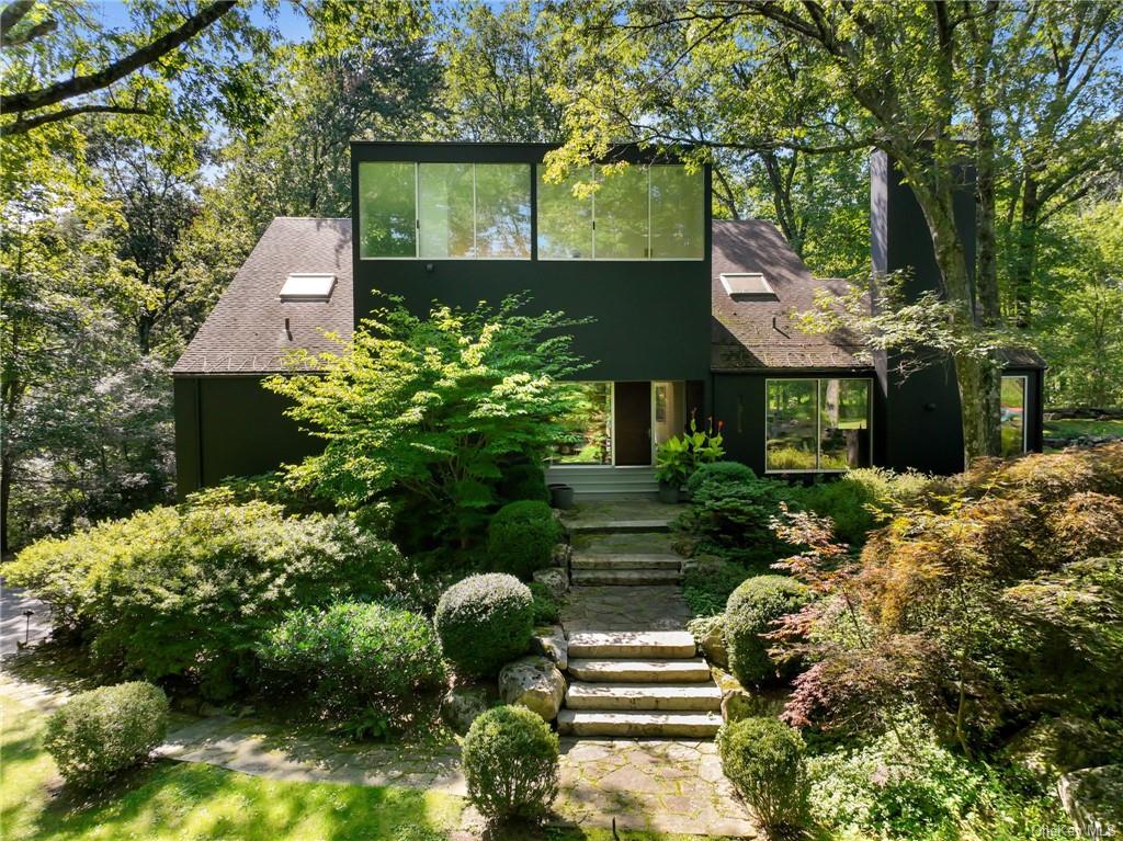 Photo 1 of 55 Florence Drive, Chappaqua, New York, $1,895,000, Web #: 6325711