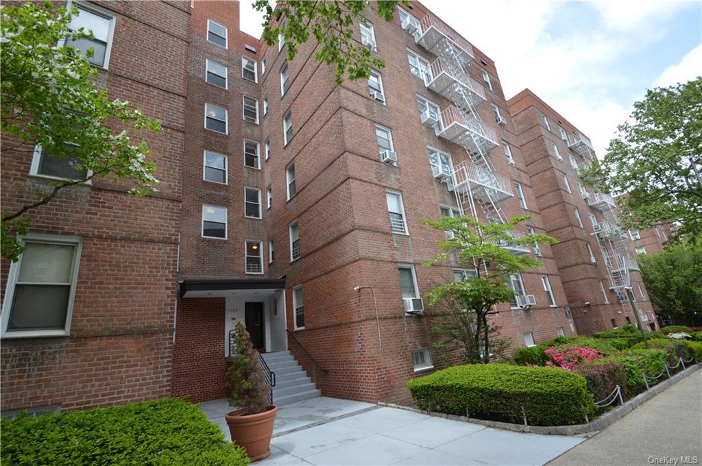 501 Riverdale Avenue #2J, Yonkers, New York image 2