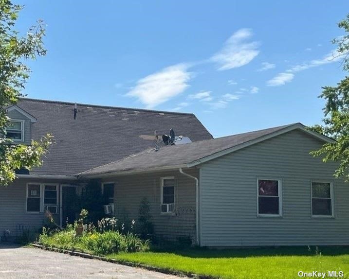 View Bay Shore, NY 11706 house