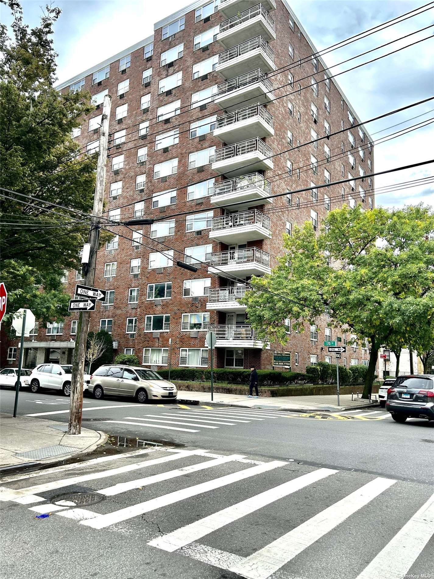 170 Street 12, Jamaica, Queens, NY - 1 Bedrooms  
1 Bathrooms  
2 Rooms - 