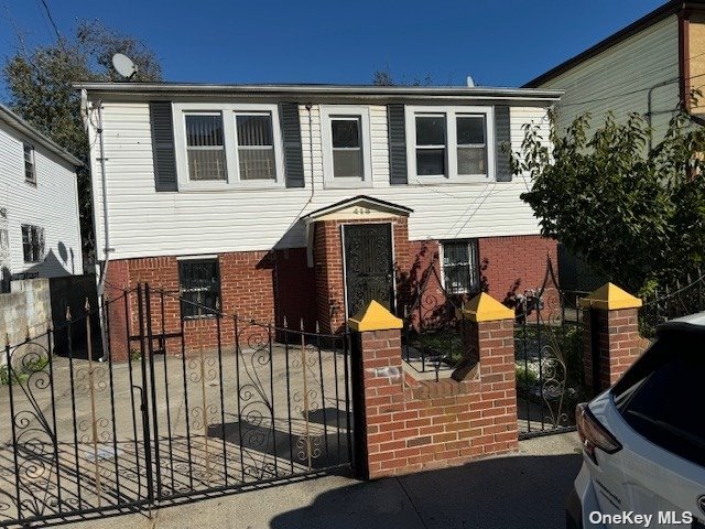 418 Beach 29th Street, Far Rockaway, Queens, NY - 6 Bedrooms  
3 Bathrooms  
7 Rooms - 