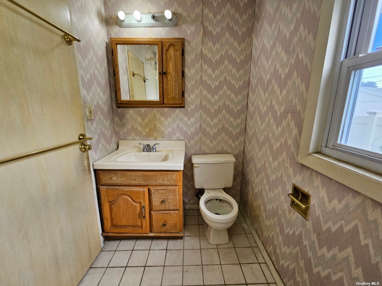 Photo 12 of 35 of 1494 Rosser Avenue house