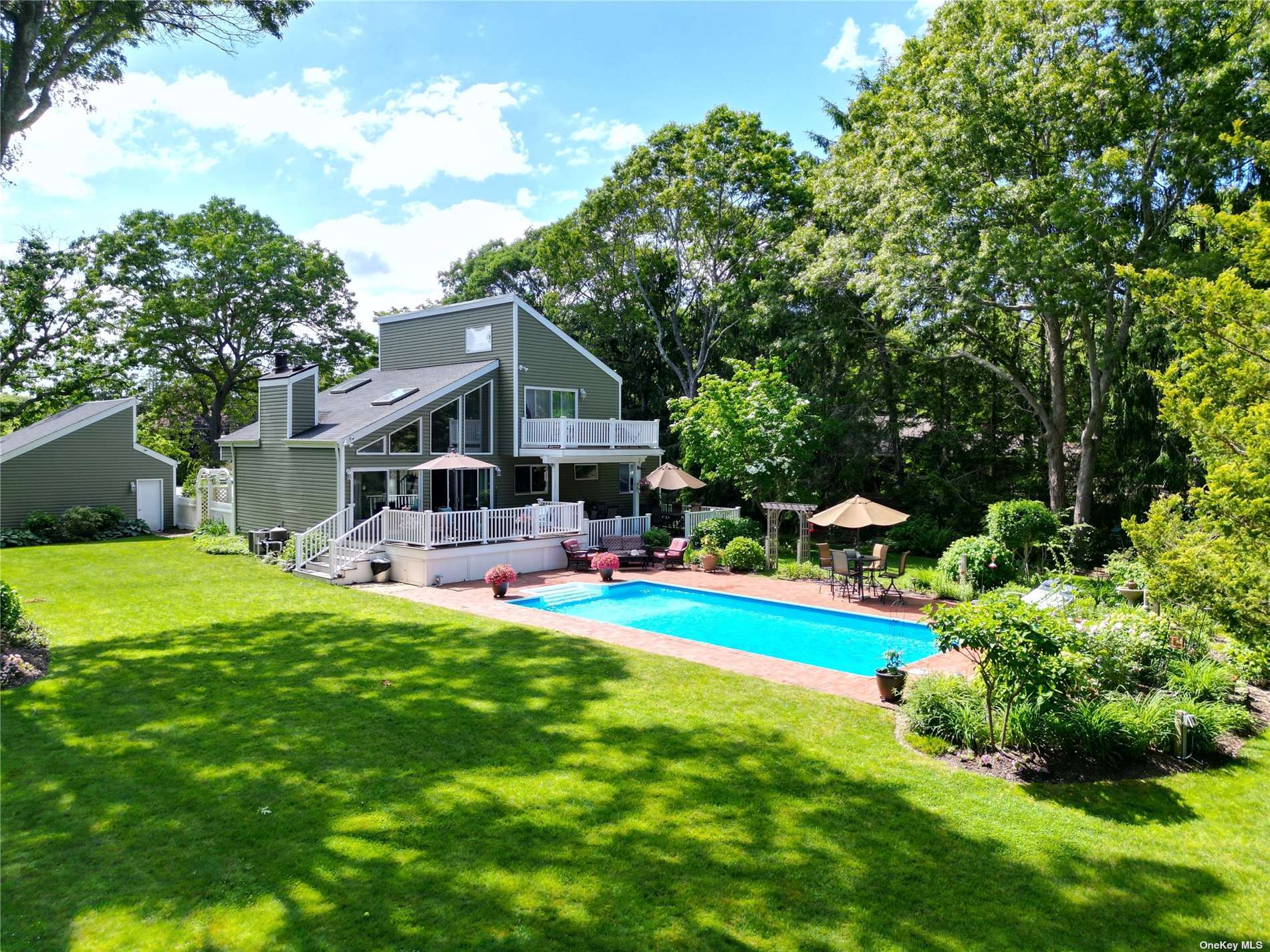 2930 Quogue Riverhead Road, East Quogue, New York image 6