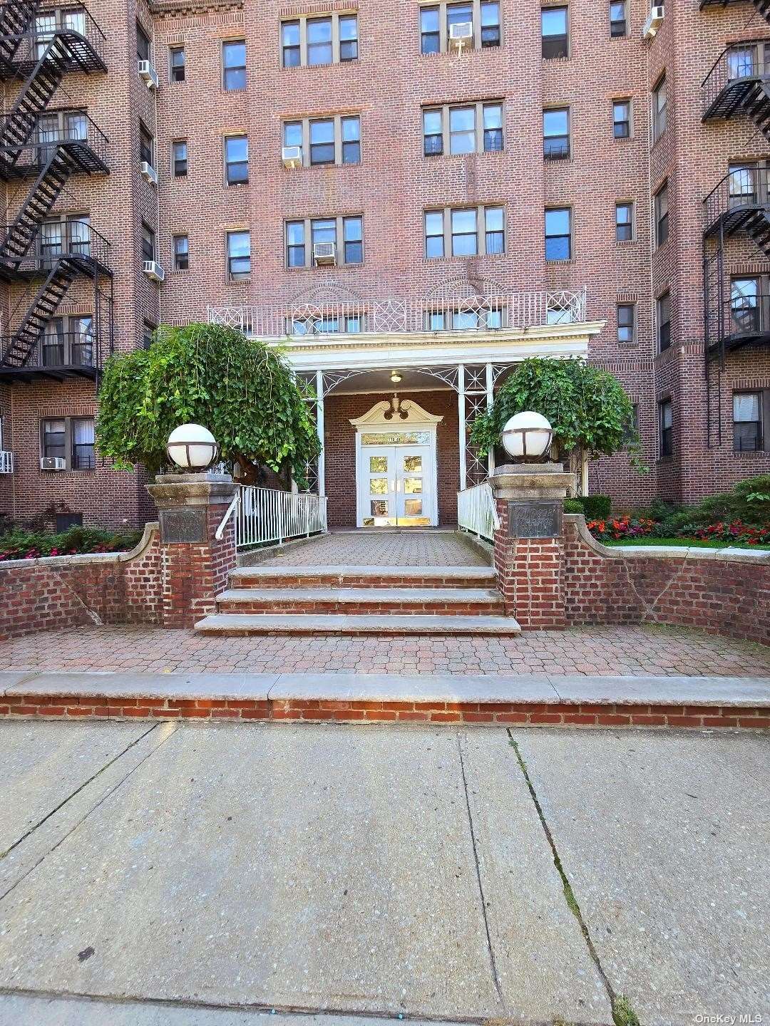 Highland Avenue 208, Jamaica Estates, Queens, NY - 1 Bathrooms  
4 Rooms - 