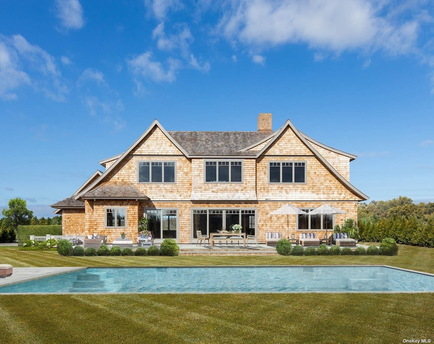 Property for Sale at 19 St George Pl, Westhampton Beach, Hamptons, NY - Bedrooms: 7 
Bathrooms: 7.5  - $4,750,000