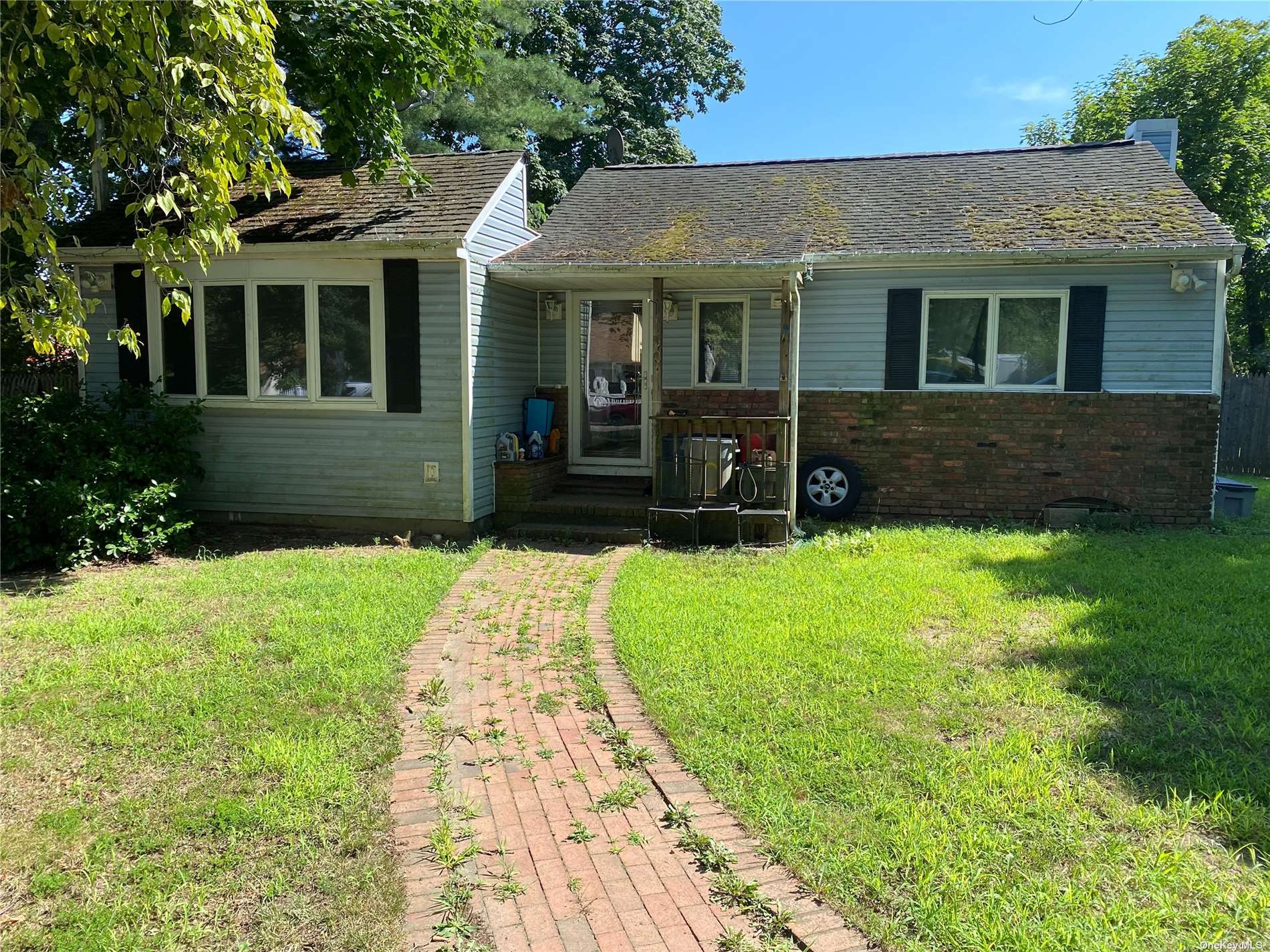 View Farmingville, NY 11738 house