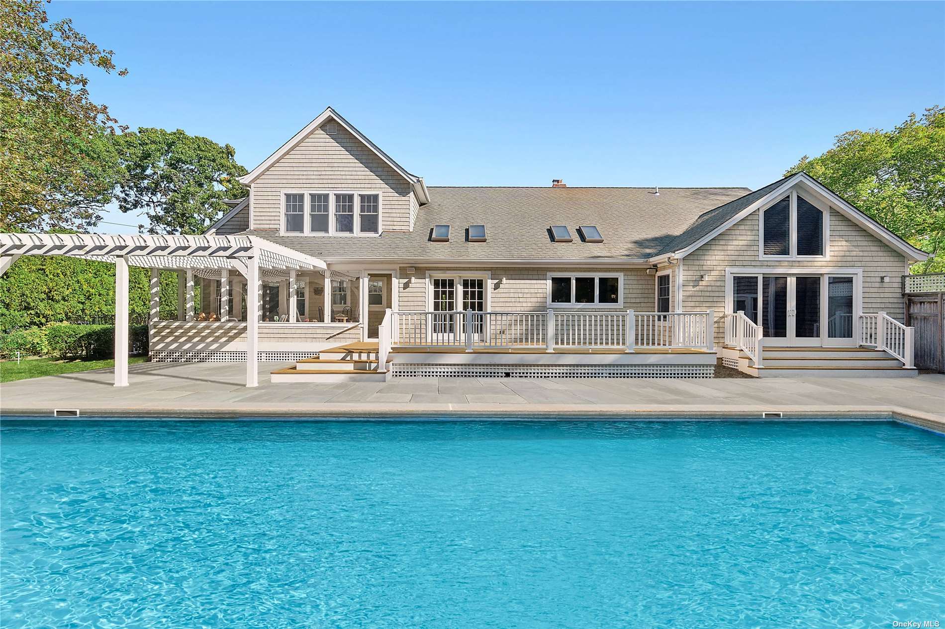 55 White Oak Lane, Westhampton Beach, Hamptons, NY - 4 Bedrooms  
4 Bathrooms - 