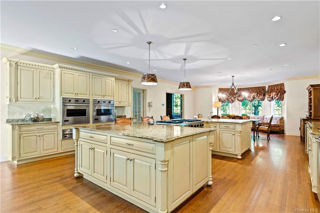 Photo 10 of 35 of 16 Knightsbridge Manor Road house