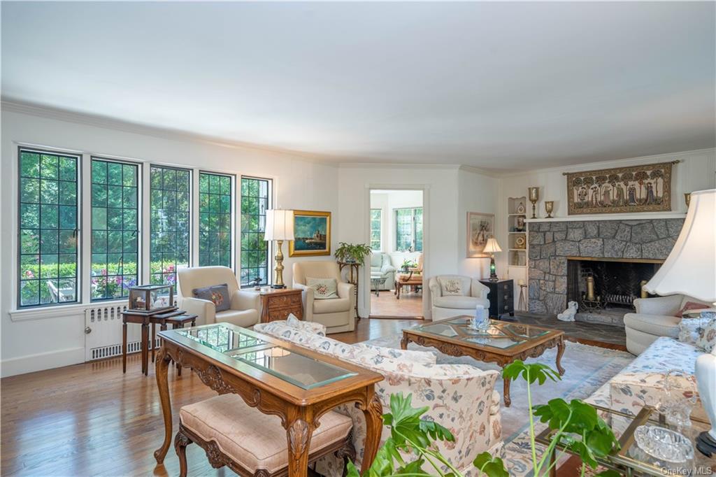 8 Woods Lane, Scarsdale, New York image 3