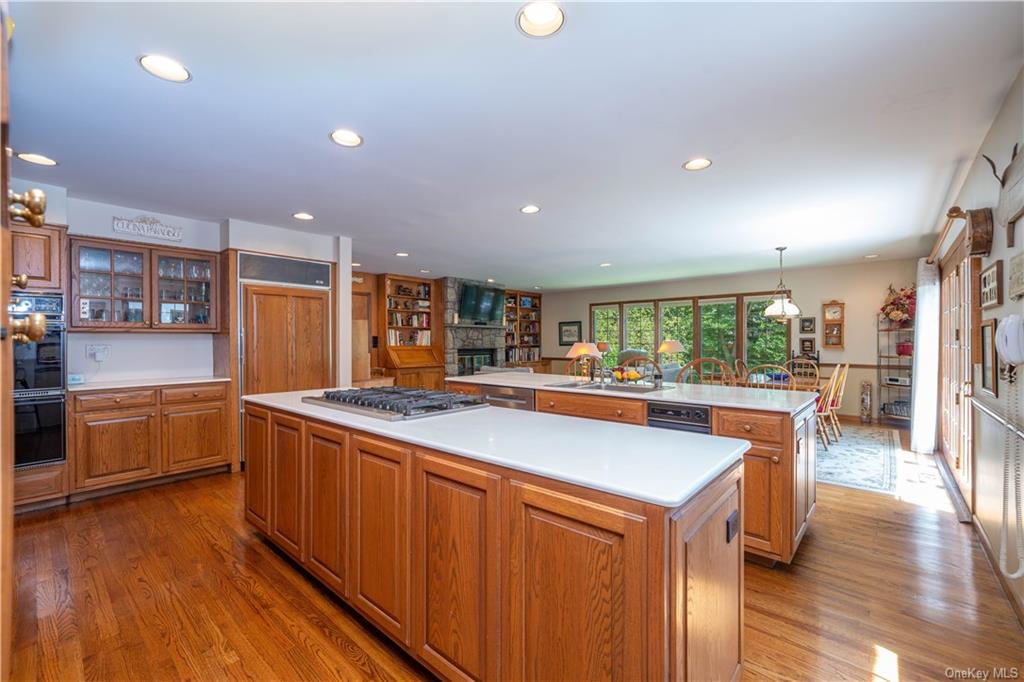 8 Woods Lane, Scarsdale, New York image 7